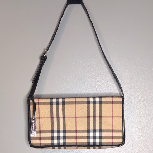 Burberry London Nova Check Design Shoulder Bag. - Picture 2 of 14